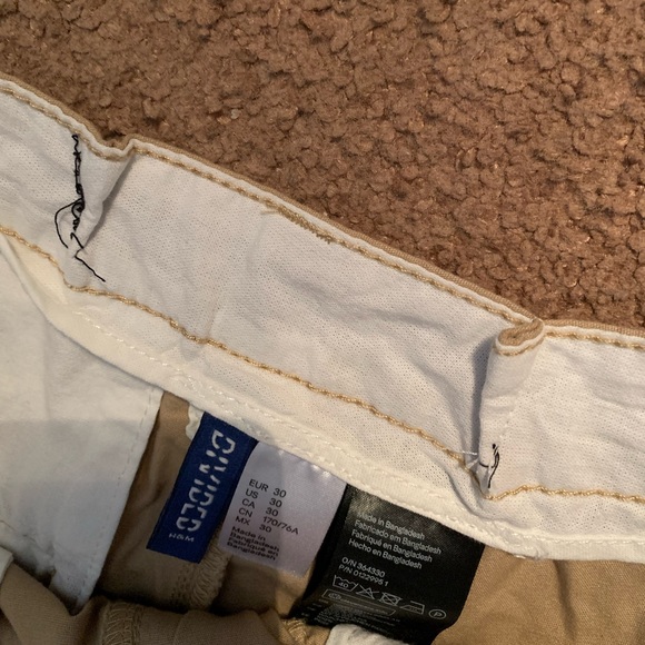 H&M Essential Flat Front Chino Khaki Summer Short Preppy Classic Style - Picture 3 of 4